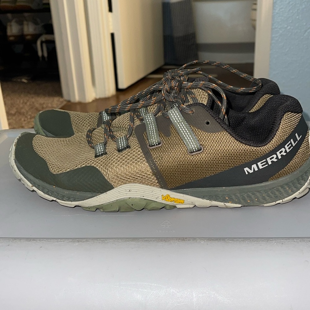 Running Shoe